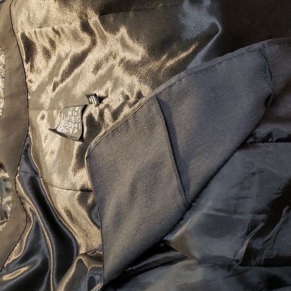 16P Fleet street black trench coat.  D34 - Picture 13 of 15